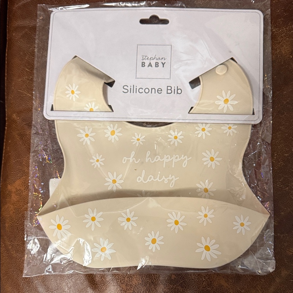 Stephan Baby Silicone Bib - Cream with Daisy Design